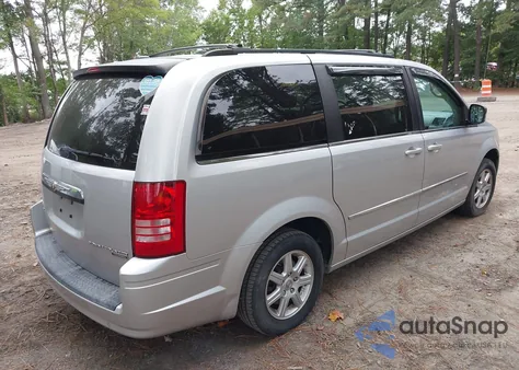 2010 Chrysler Town & Country Touring из США, поврежденный, VIN 2A4RR5D18AR472459